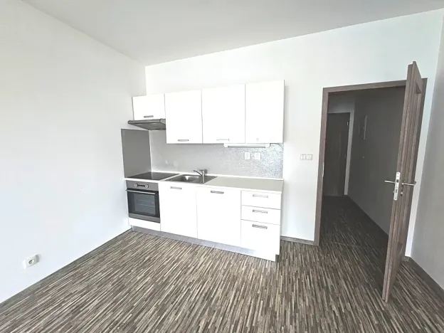 Pronájem bytu 1+kk, Milevsko, Husovo nám., 30 m2