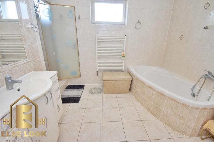 Prodej bytu, Jeníkovice, 228 m2