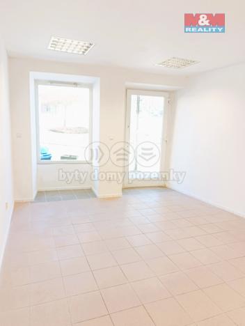 Pronájem obchodního prostoru, Tišnov, nám. Komenského, 21 m2