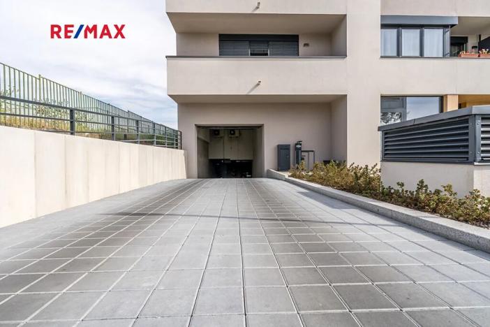 Pronájem bytu 2+kk, Praha - Kamýk, Zimova, 55 m2