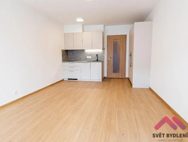 Pronájem bytu 1+kk, Praha - Háje, Sochorcova, 40 m2
