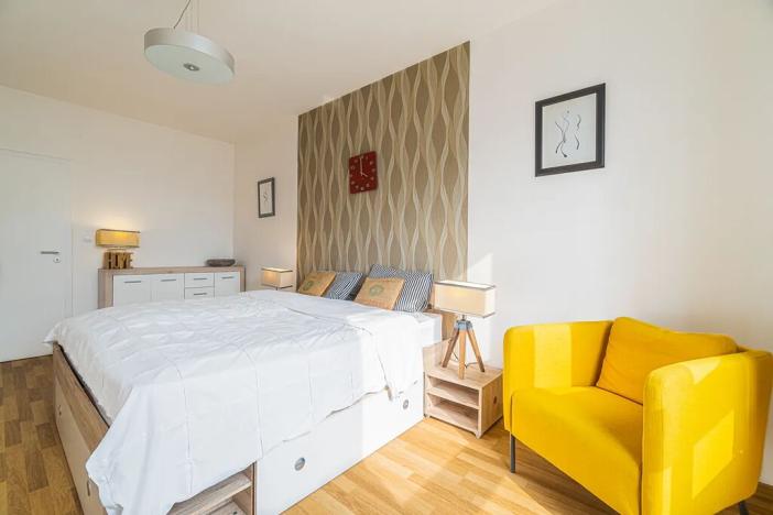 Pronájem bytu 2+kk, Ostrava, Jantarová, 60 m2