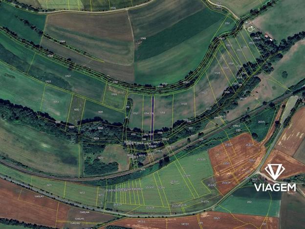 Prodej podílu pole, Byšice, 573 m2