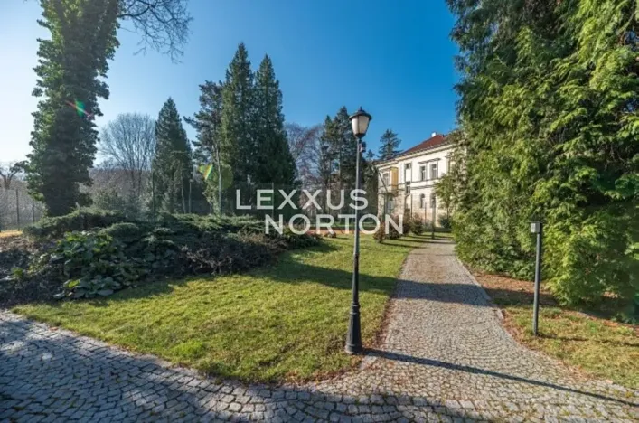 Pronájem vily, Praha - Vokovice, Ke dvoru, 827 m2