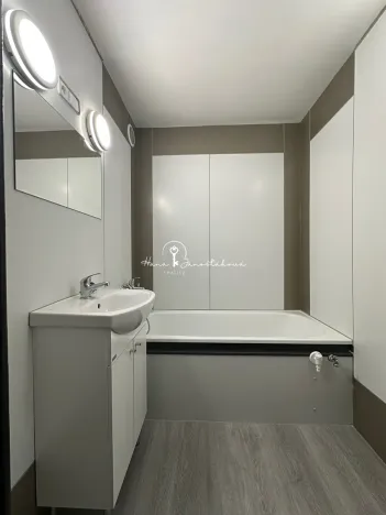 Prodej bytu 3+1, Velešín, Sídliště, 67 m2