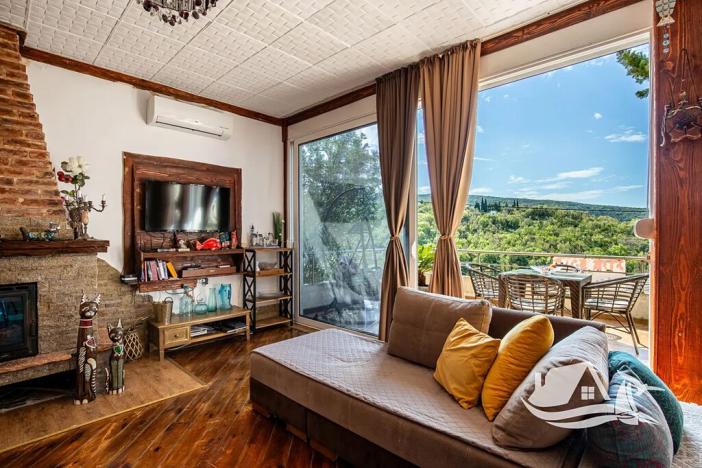 Prodej rodinného domu, Kruče, Černá Hora, 210 m2