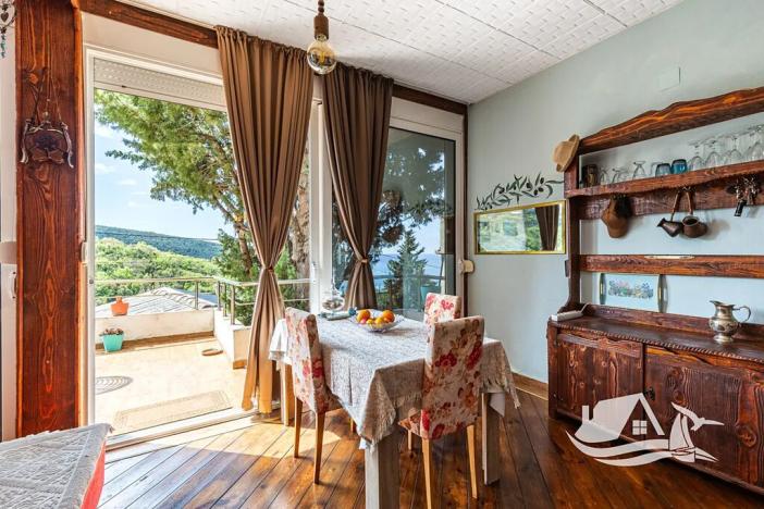 Prodej rodinného domu, Kruče, Černá Hora, 210 m2