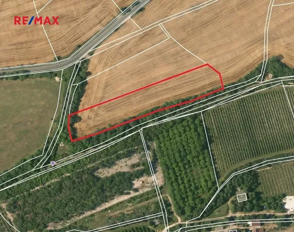 Prodej pole, Slaný, 14213 m2