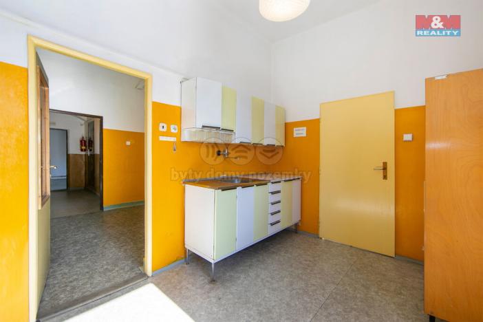 Pronájem výrobních prostor, Přeštice, Veleslavínova, 918 m2