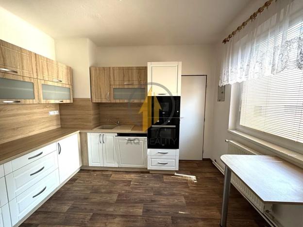 Prodej bytu 3+1, Mlázovice, Na Ohrádce, 96 m2