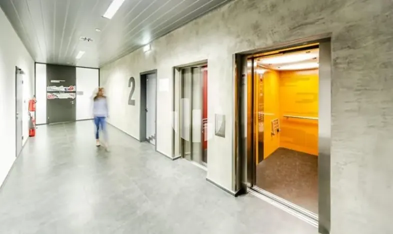 Pronájem kanceláře, Praha - Smíchov, Nádražní, 539 m2