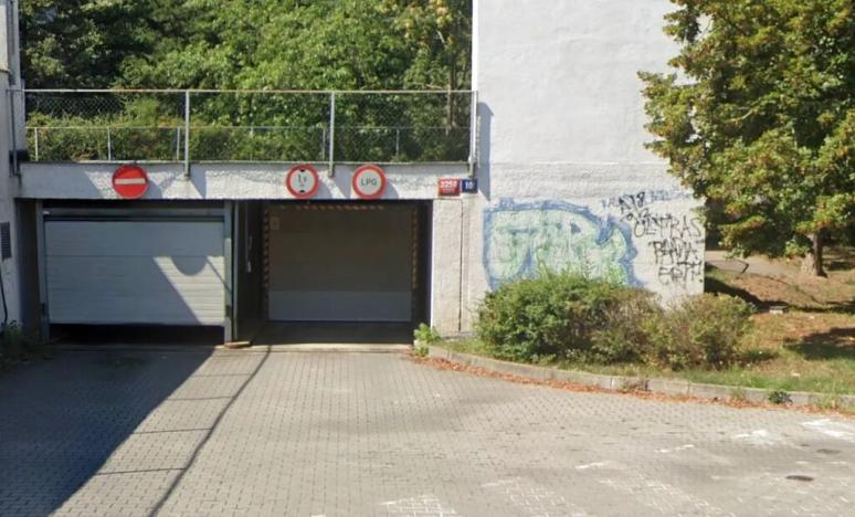 Pronájem garáže, Praha - Strašnice, Štěchovická, 16 m2