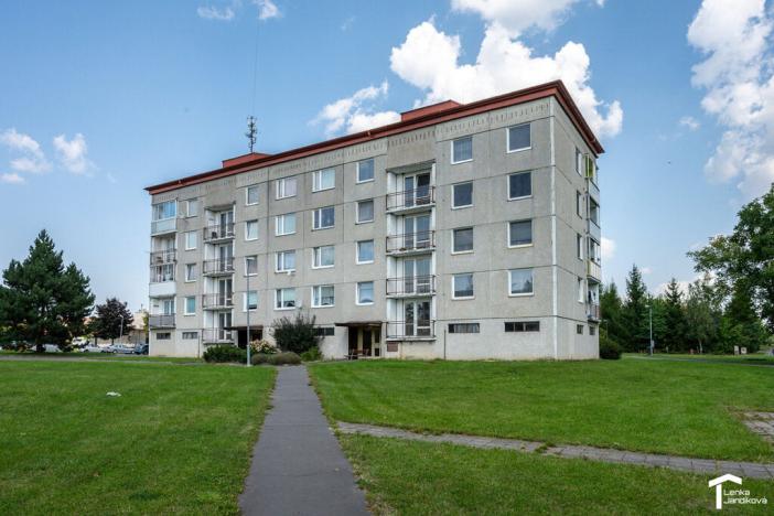 Prodej bytu 4+1, Seč, Sídl. 9. května, 90 m2