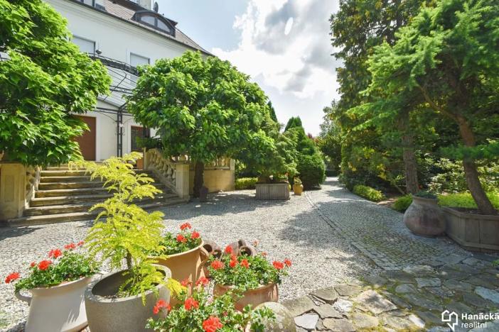 Prodej vily, Velký Týnec, U kaple, 300 m2