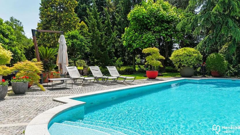Prodej vily, Velký Týnec, U kaple, 300 m2