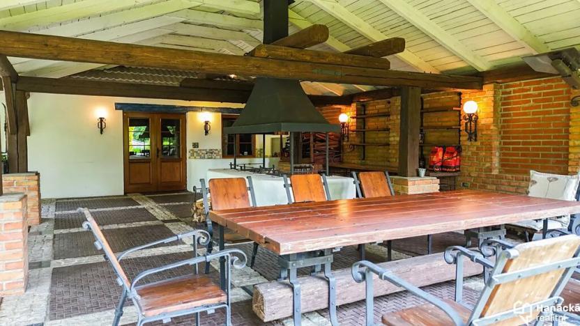 Prodej vily, Velký Týnec, U kaple, 300 m2