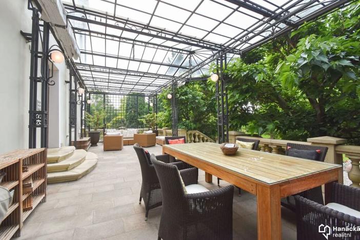 Prodej vily, Velký Týnec, U kaple, 300 m2