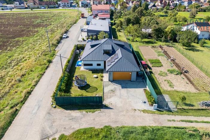 Prodej rodinného domu, Babice, 262 m2