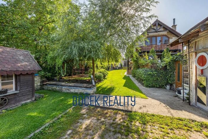 Prodej rodinného domu, Rynholec, nám. 1. máje, 259 m2