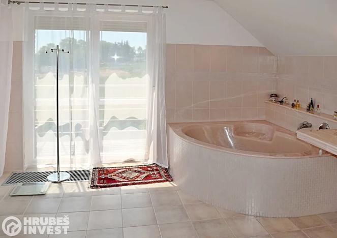 Prodej rodinného domu, Horní Jelení, Dvorská, 380 m2