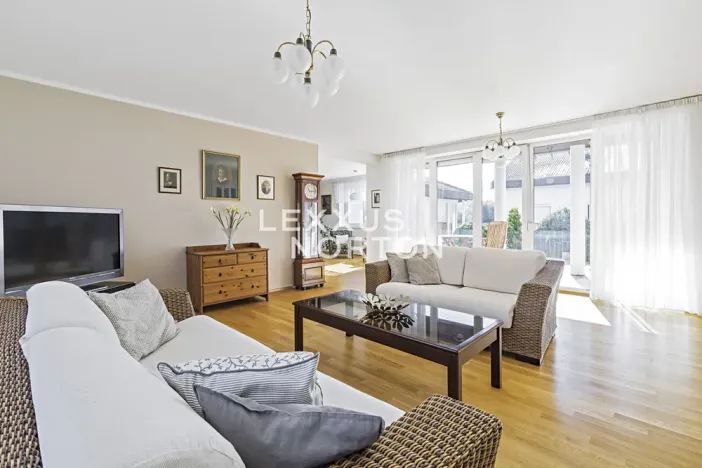 Prodej rodinného domu, Kamenice, Kruhová, 355 m2