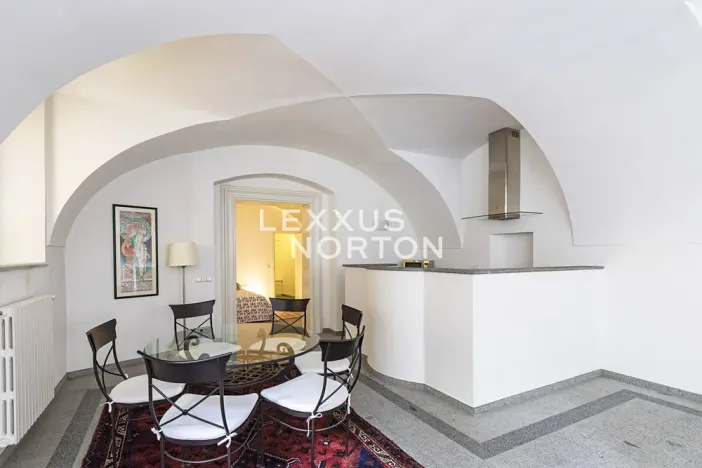 Pronájem bytu 2+kk, Praha - Malá Strana, Vlašská, 92 m2