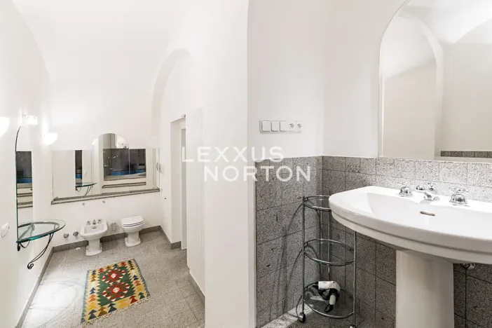 Pronájem bytu 2+kk, Praha - Malá Strana, Vlašská, 92 m2