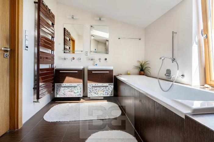 Prodej bytu 6+kk a větší, Průhonice, Uhříněveská, 264 m2