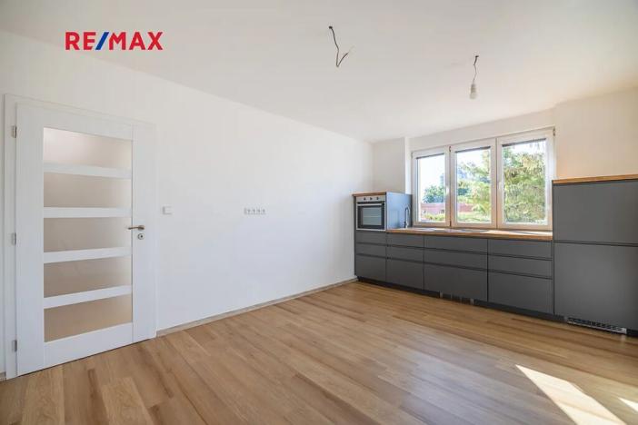 Prodej bytu 2+kk, Praha - Malešice, Chotouňská, 34 m2