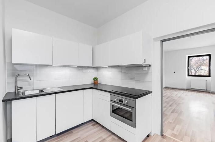 Pronájem bytu 1+kk, Králův Dvůr, náměstí Míru, 87 m2