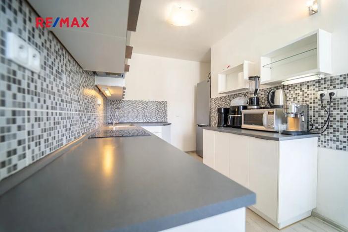 Prodej bytu 4+1, Praha - Řepy, Španielova, 90 m2