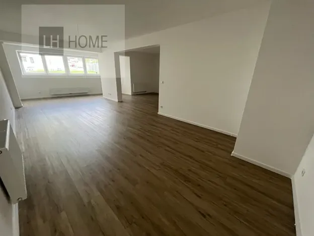 Prodej obchodního prostoru, Karlovy Vary, 72 m2