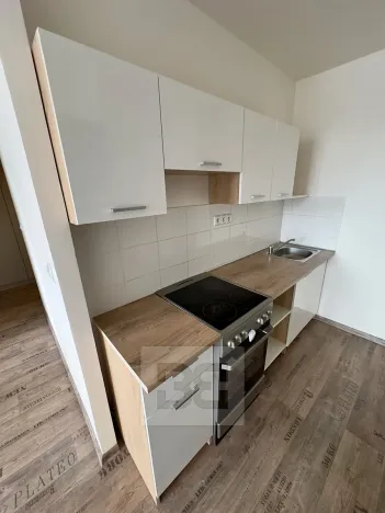 Pronájem bytu 2+kk, Praha - Bohnice, Zelenohorská, 43 m2