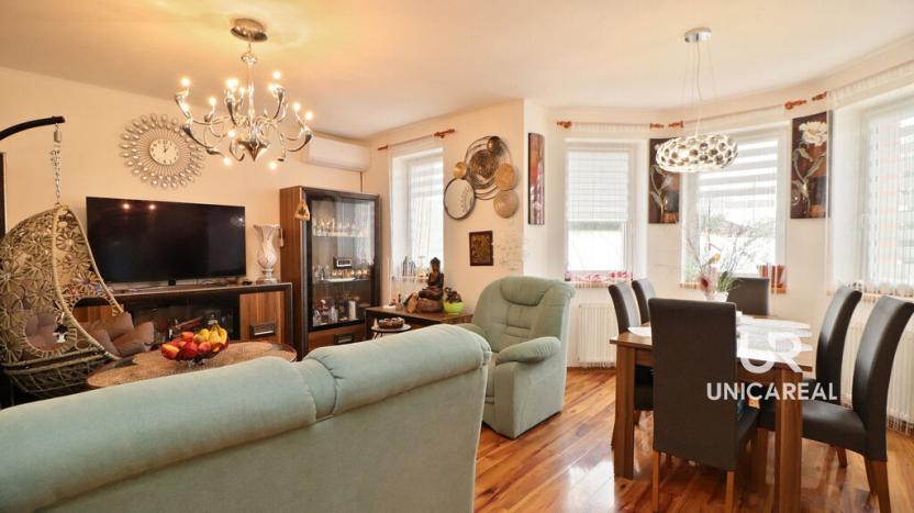 Prodej rodinného domu, Božice, 233 m2