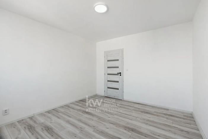 Prodej bytu 3+1, Praha - Troja, Hnězdenská, 74 m2