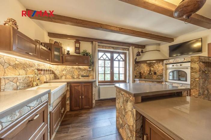 Prodej komerční nemovitosti, Nový Knín, 360 m2