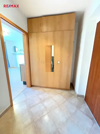 Pronájem bytu 2+kk, Praha - Suchdol, Holubí, 40 m2