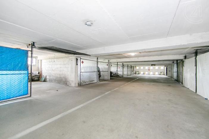 Pronájem garážového stání, Plzeň, Tomanova, 12 m2