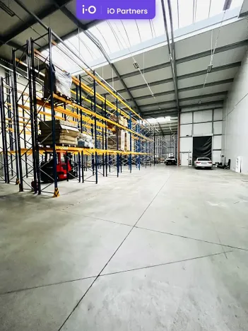 Pronájem skladu, Dubno, 5000 m2