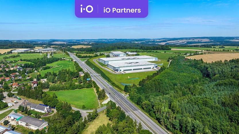 Pronájem skladu, Ostředek, 5643 m2