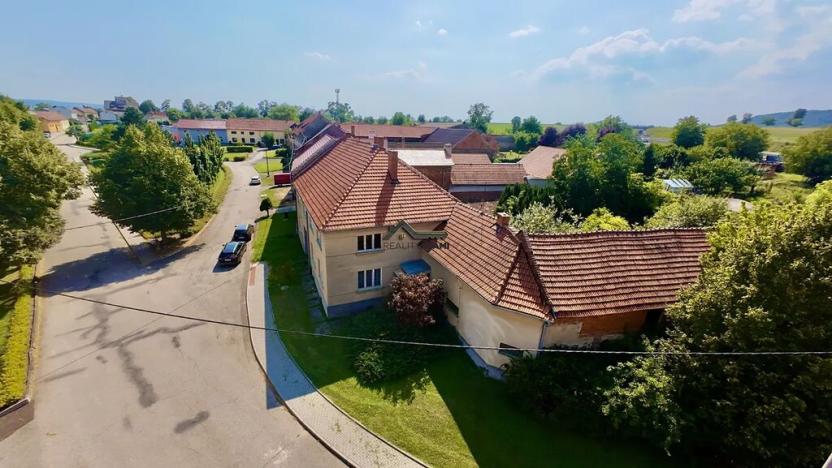 Prodej rodinného domu, Drysice, 349 m2