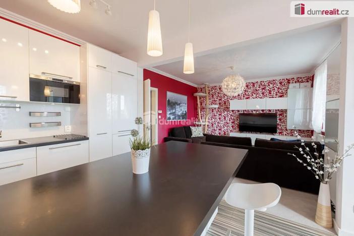 Prodej bytu 4+kk, Praha - Čakovice, Ke stadionu, 98 m2