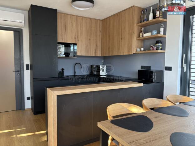Pronájem bytu 4+kk, Pardubice - Bílé Předměstí, Husova, 167 m2