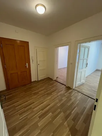 Pronájem bytu 2+kk, Praha - Žižkov, Žerotínova, 44 m2