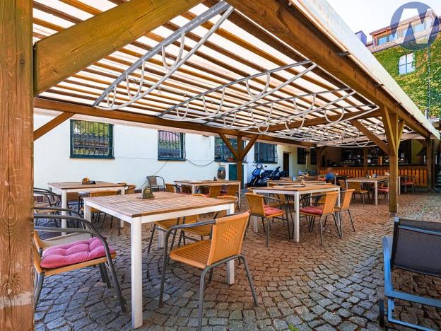 Prodej komerční nemovitosti, Husinec, Komenského, 1500 m2