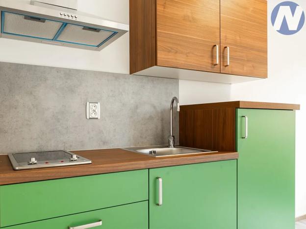 Prodej komerční nemovitosti, Husinec, Komenského, 1500 m2