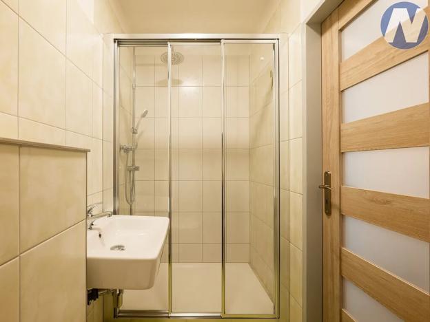 Prodej komerční nemovitosti, Husinec, Komenského, 1500 m2