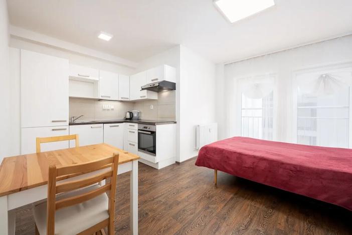 Pronájem bytu 2+kk, Brno, Bratislavská, 45 m2