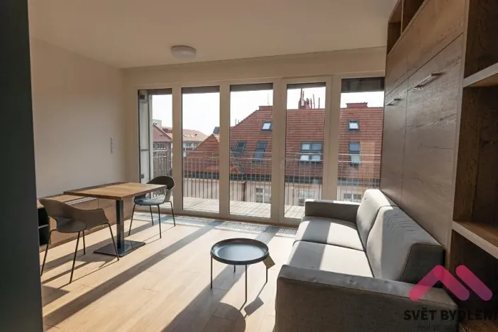 Pronájem bytu 1+kk, Praha - Holešovice, V háji, 40 m2