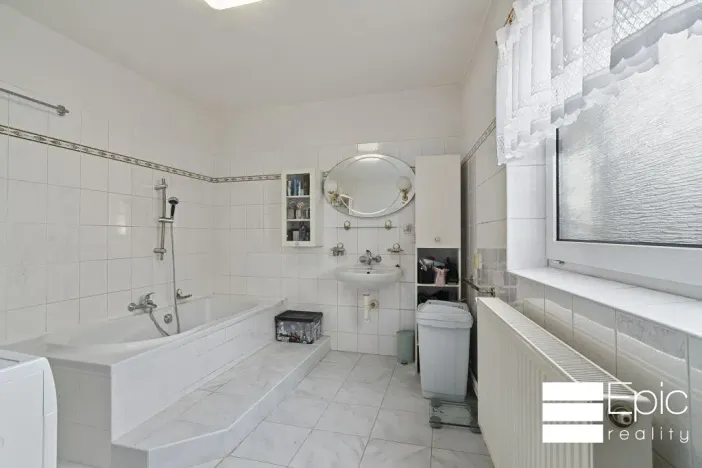 Prodej rodinného domu, Tišice, Okružní, 530 m2